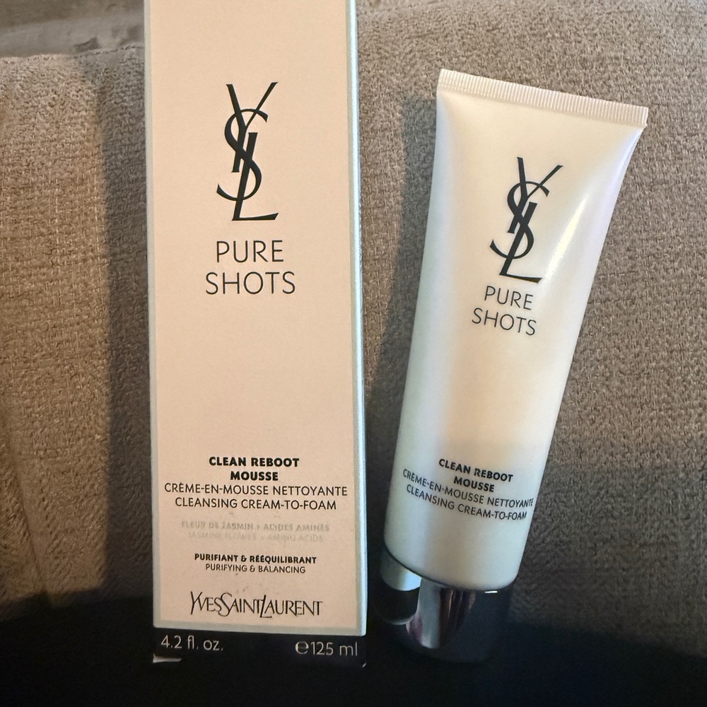 Yves Saint Laurent Pure Shots Clean Reboot Mousse in White